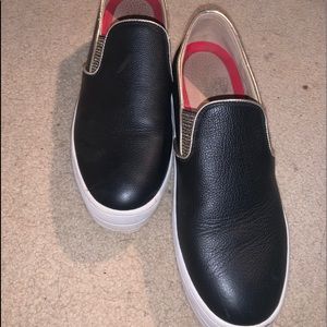 Slip on sketchers platforms